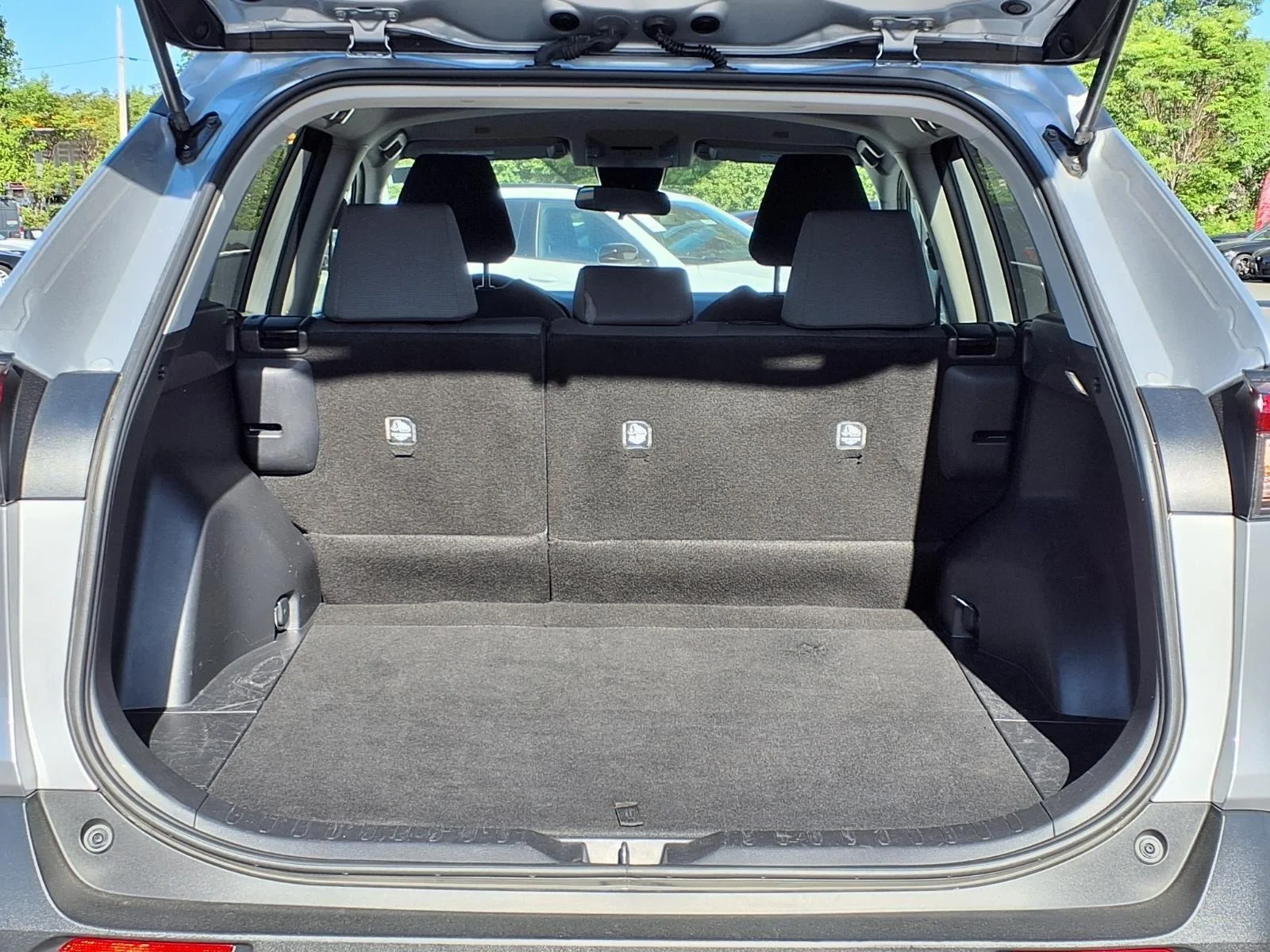 Used 2024  Toyota XLE image 31