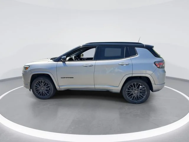 Used 2023 Silver Jeep High Altitude image 5