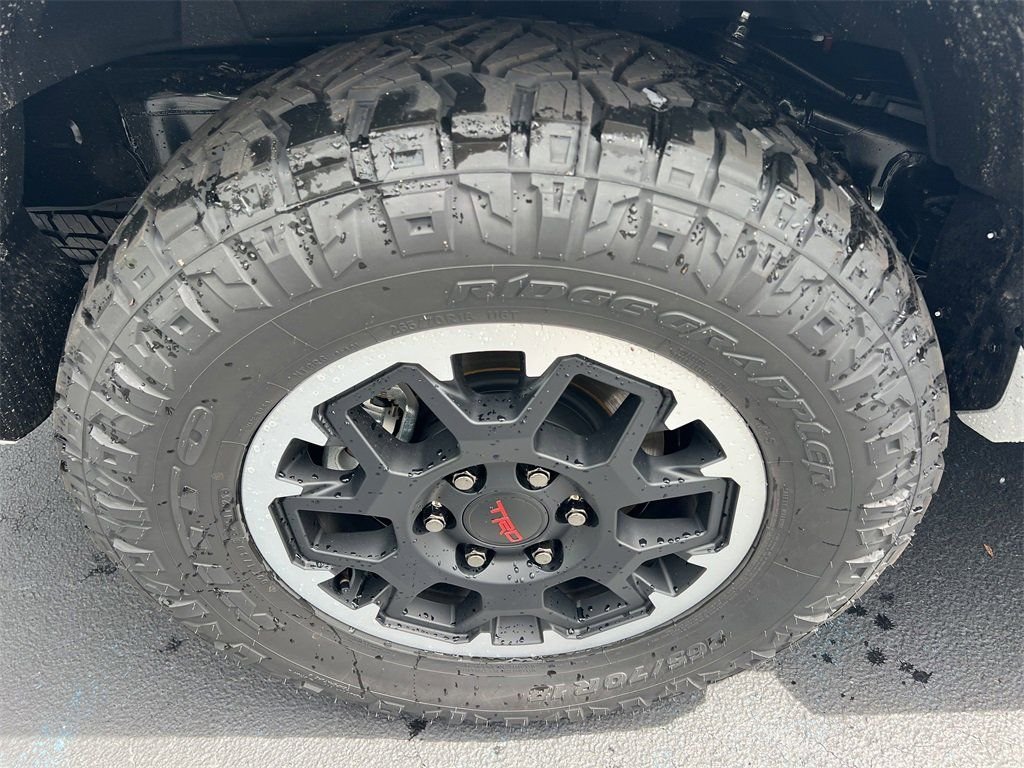 2025 Toyota 4Runner TRD Off-Road - Photo 17