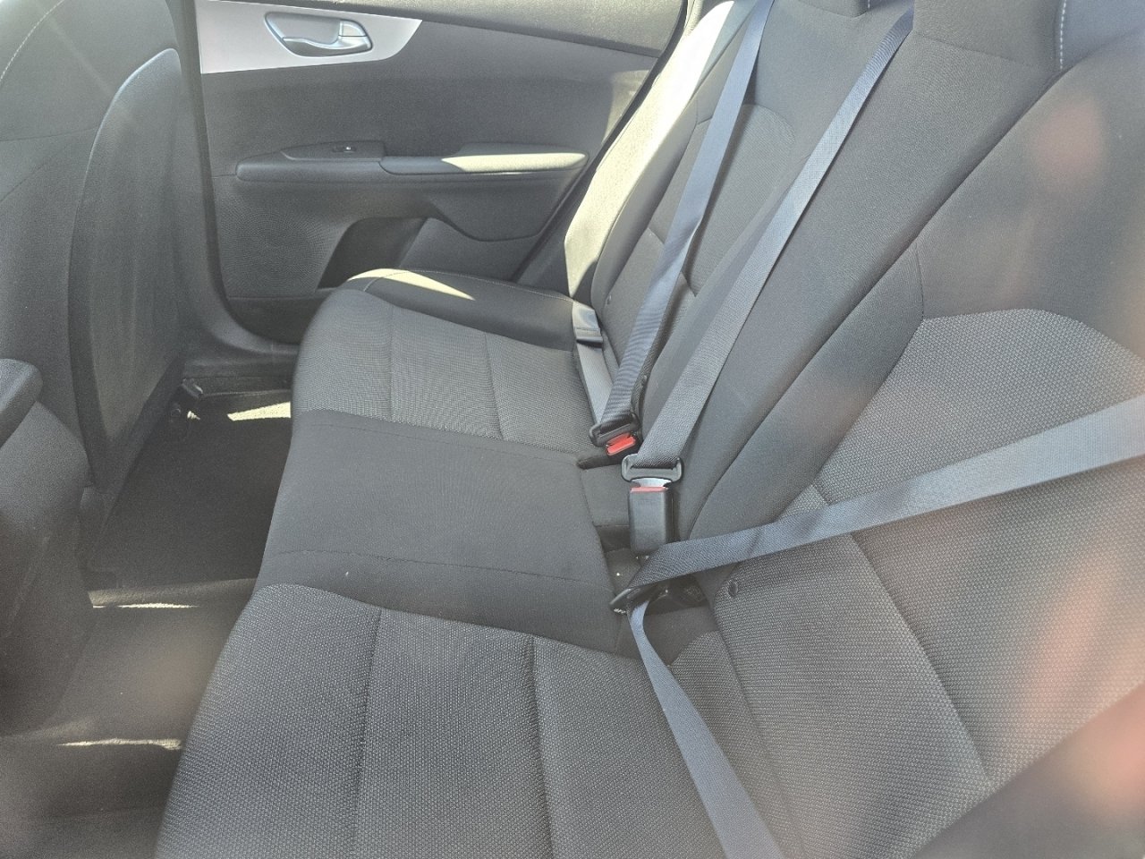 Used 2023 White Kia LXS image 16