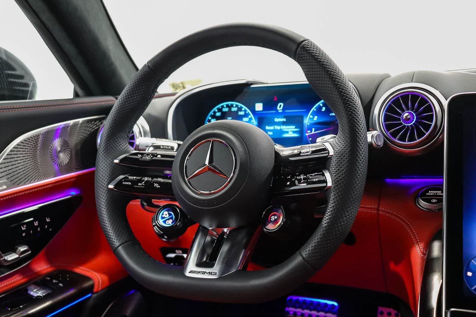 New 2026 MANUFAKTUR opalite white magno Mercedes-Benz AMG® GT 63 image 17