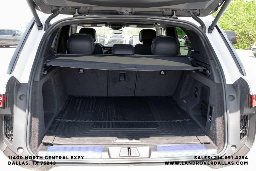New 2026 Ostuni Pearl Wht Prem Met Land Rover Dynamic SE image 51