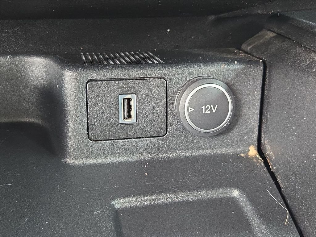 Used 2020 Silver Ford SEL image 34