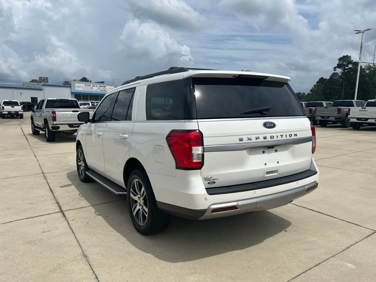 Used 2022 White Ford XLT image 4