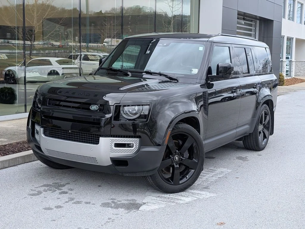 2024 Land Rover Defender 130 S P400's photo