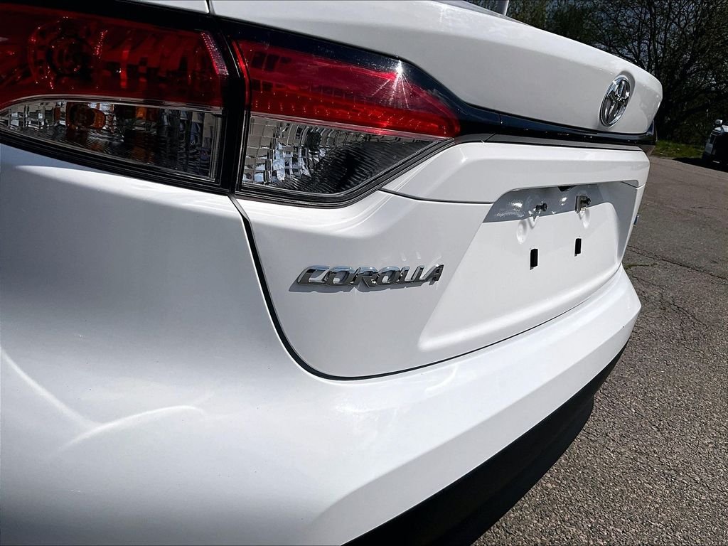 Certified Used 2024 White Toyota LE image 27