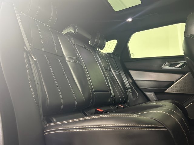 Used 2021 Silver Land Rover R-Dynamic HSE image 27