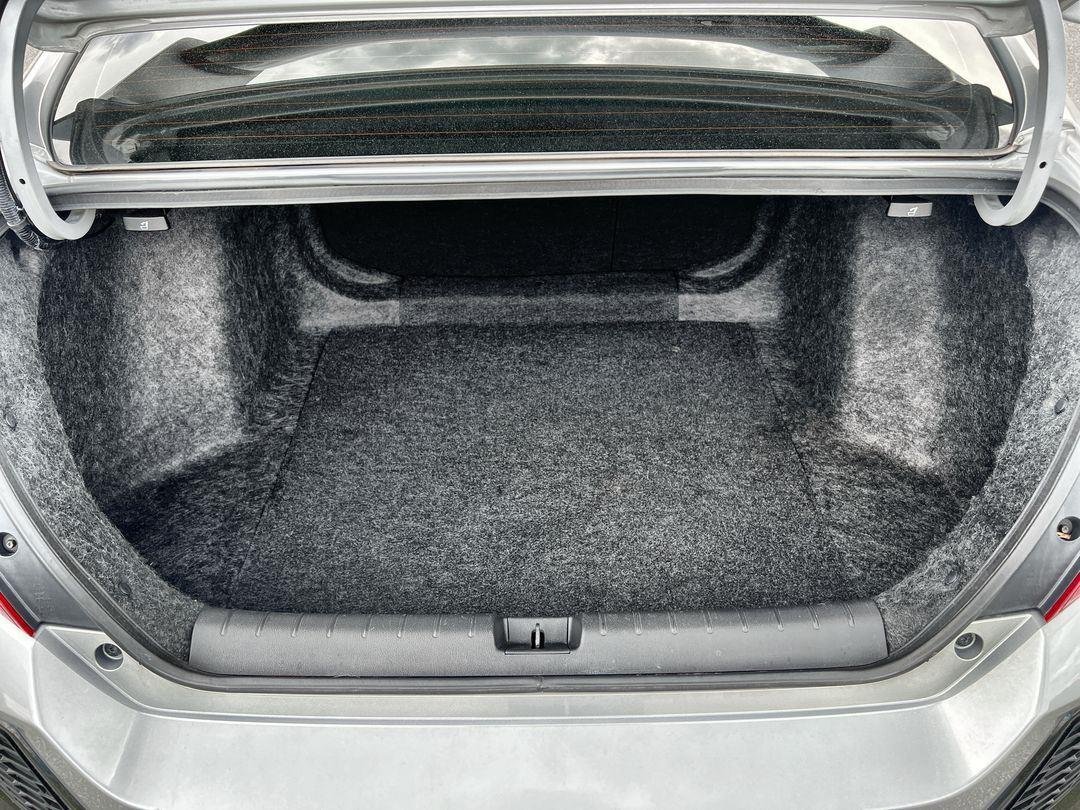 Used 2017 Lunar Silver Metallic Honda Si image 24