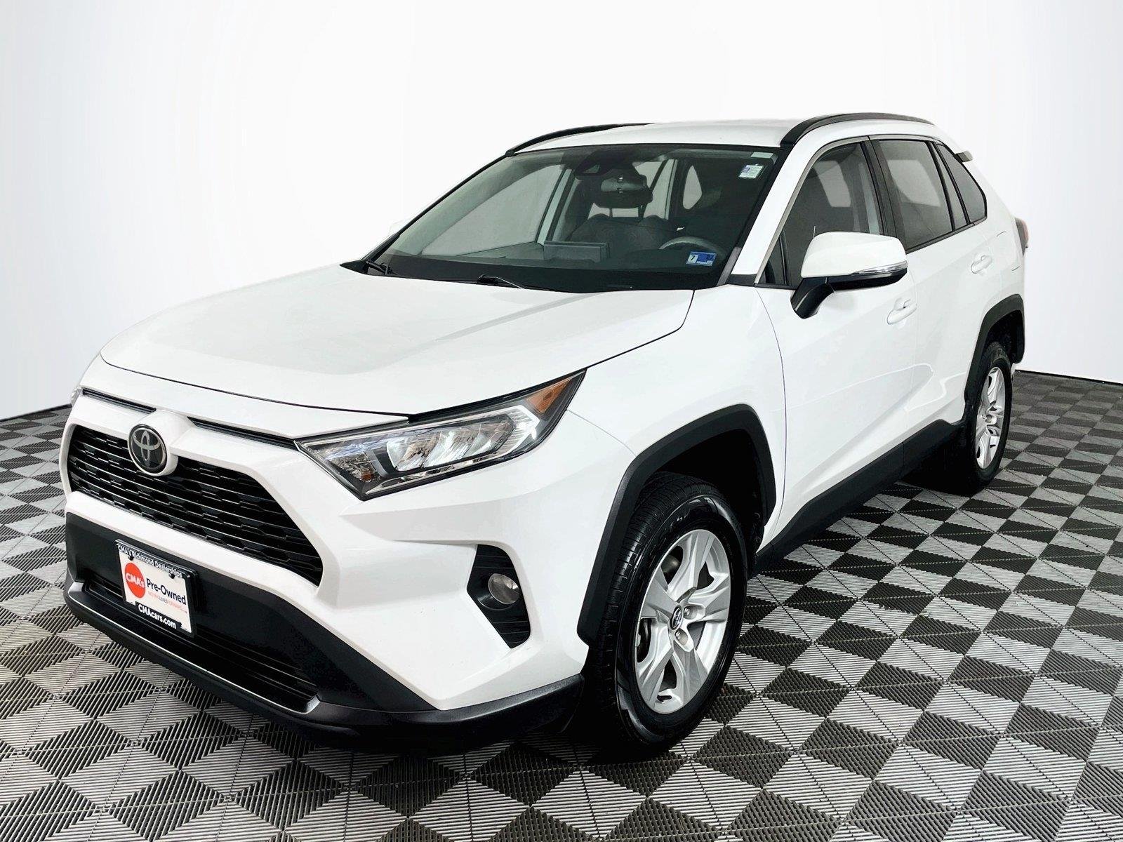 Used 2021 Super White Toyota XLE image 3