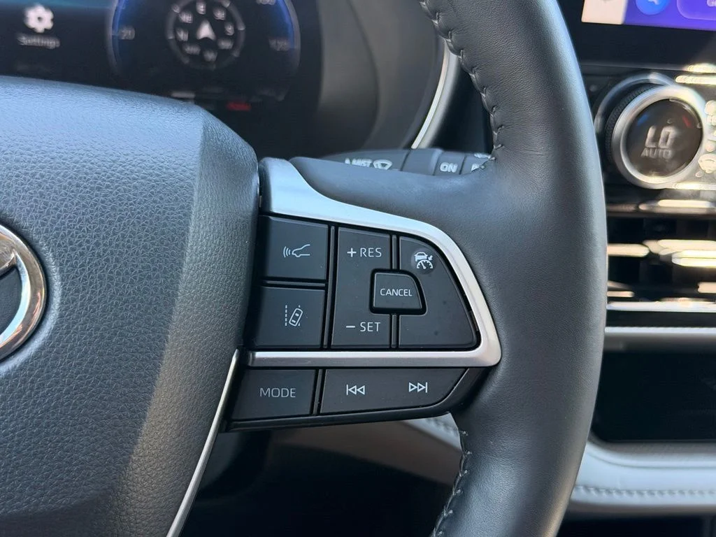 Used 2023 Silver Toyota Platinum image 33
