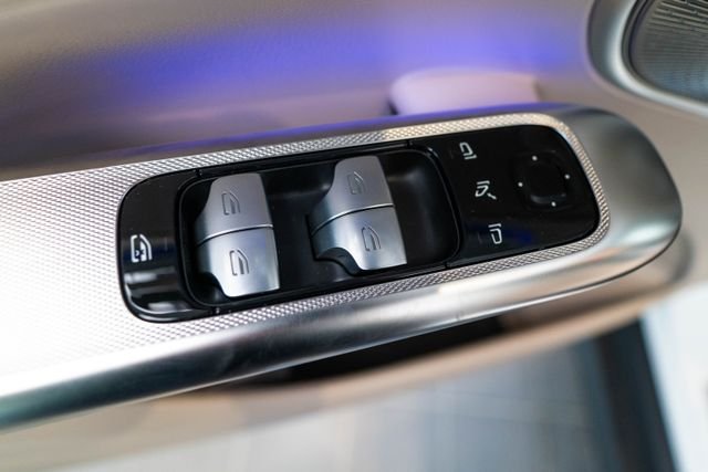 Used 2026 White Mercedes-Benz GLC 300 image 19
