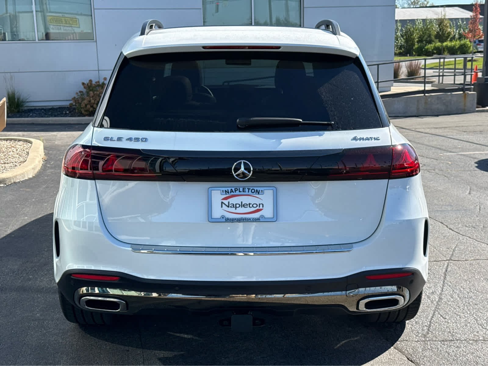 New 2027 MANUFAKTUR Moonlight White Metallic Mercedes-Benz GLE 450 image 8