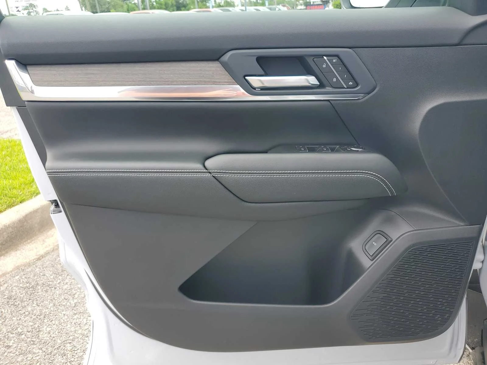 New 2026 Glacier White Tricoat GMC Denali image 25