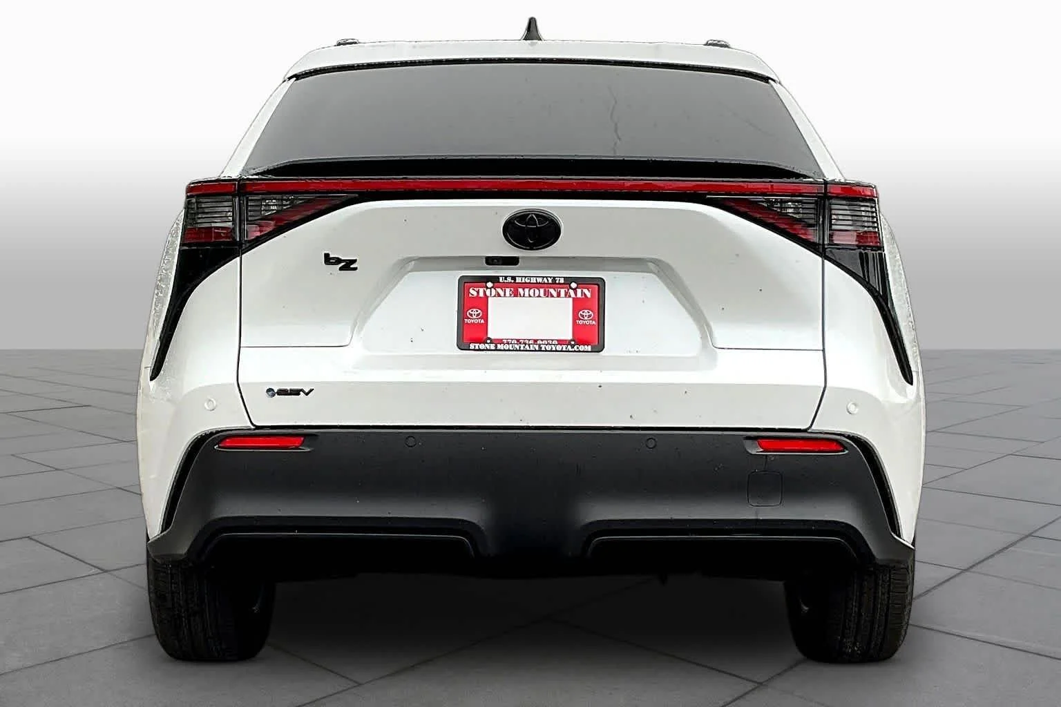 New 2026 Wind Chill Pearl Toyota XLE image 4