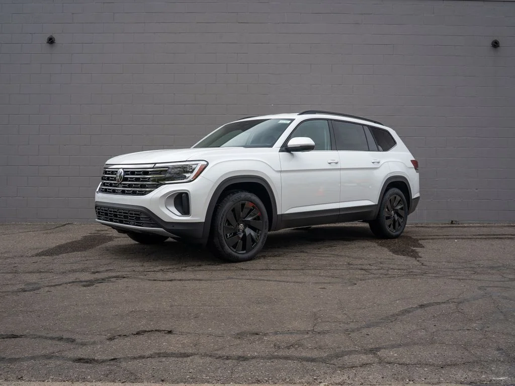 New 2026 White Volkswagen 2.0T SE w/Technology image 1