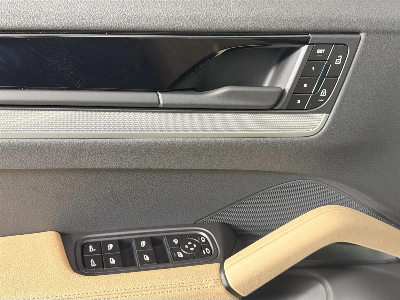 Certified Used 2026 Cashmere Beige Metallic Porsche Coupé image 31