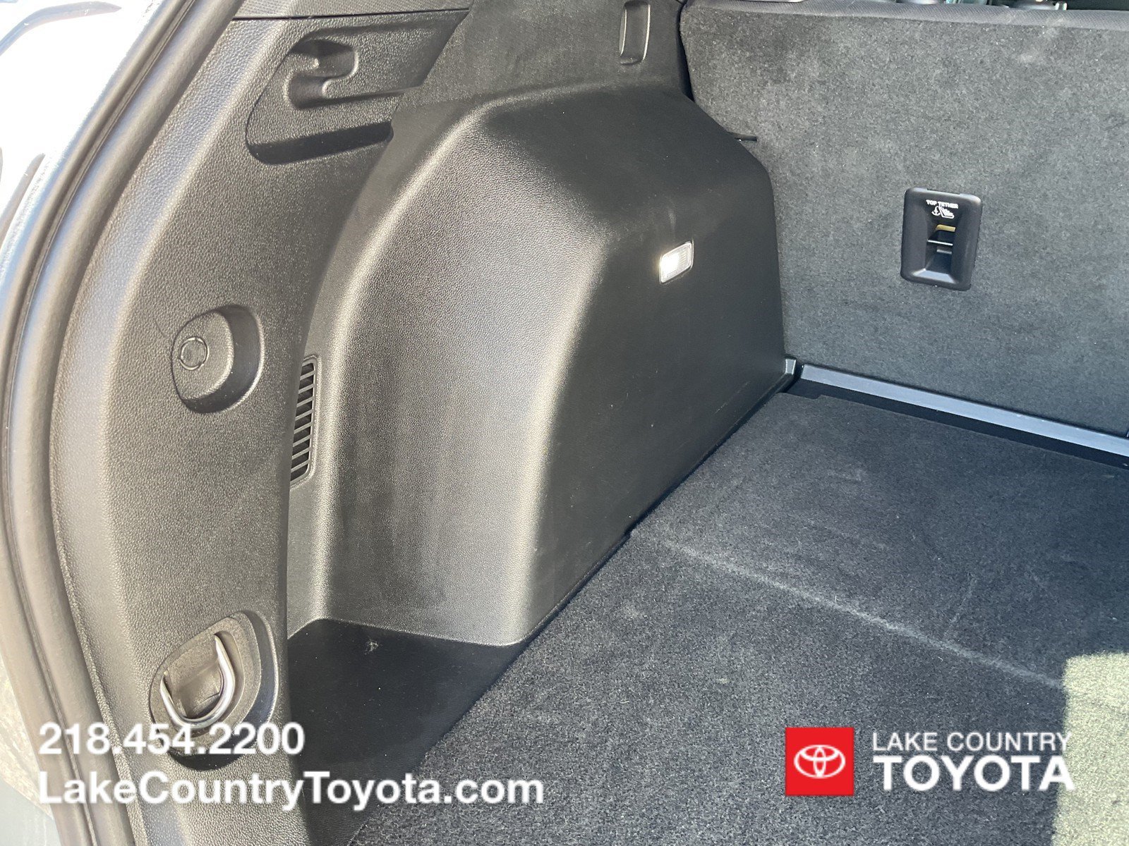 Used 2025 Graphite Gray GMC Elevation image 9