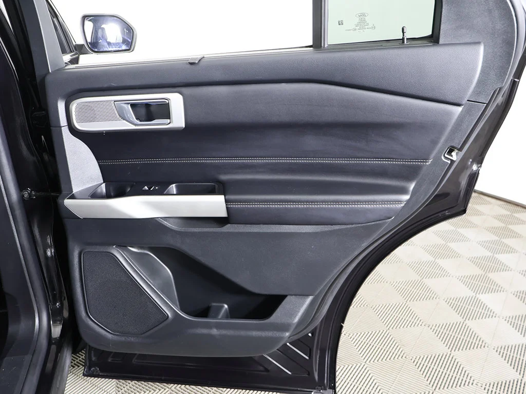 Used 2022 Black Ford Limited image 30