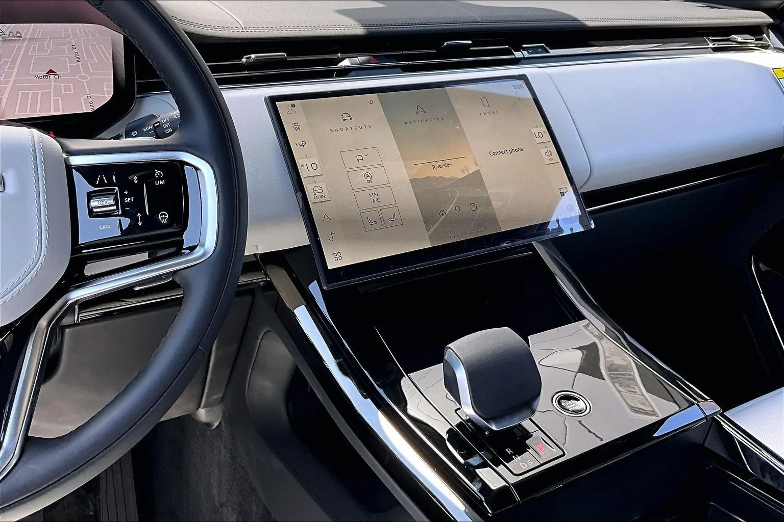 New 2026 Fuji White Land Rover SE image 7