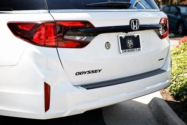 New 2026 Platinum White Pearl Honda Sport-L image 10