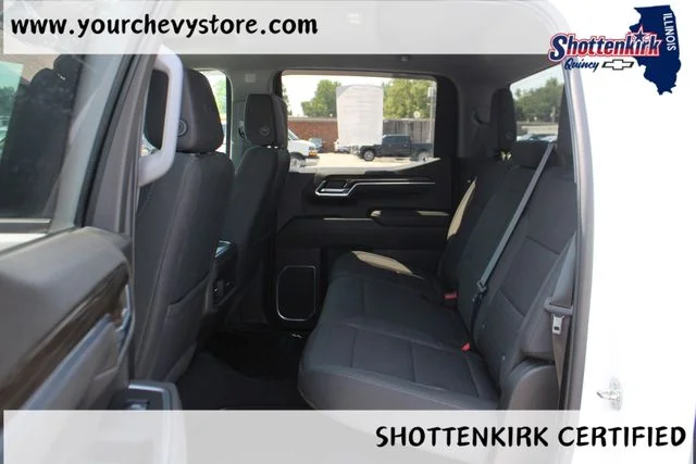 Used 2022 White Chevrolet LT image 19