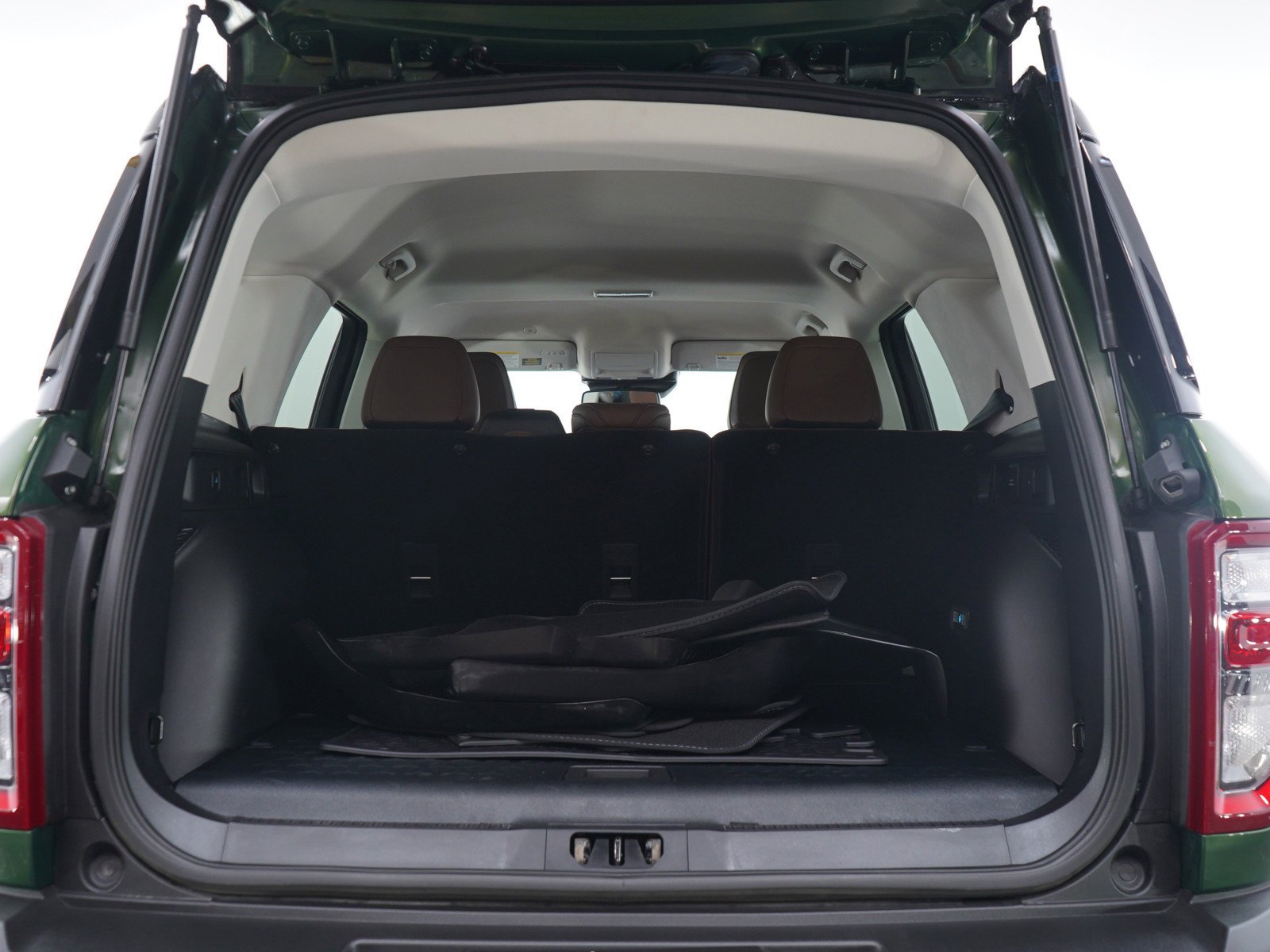 Used 2023 Green Metallic Ford Badlands image 17