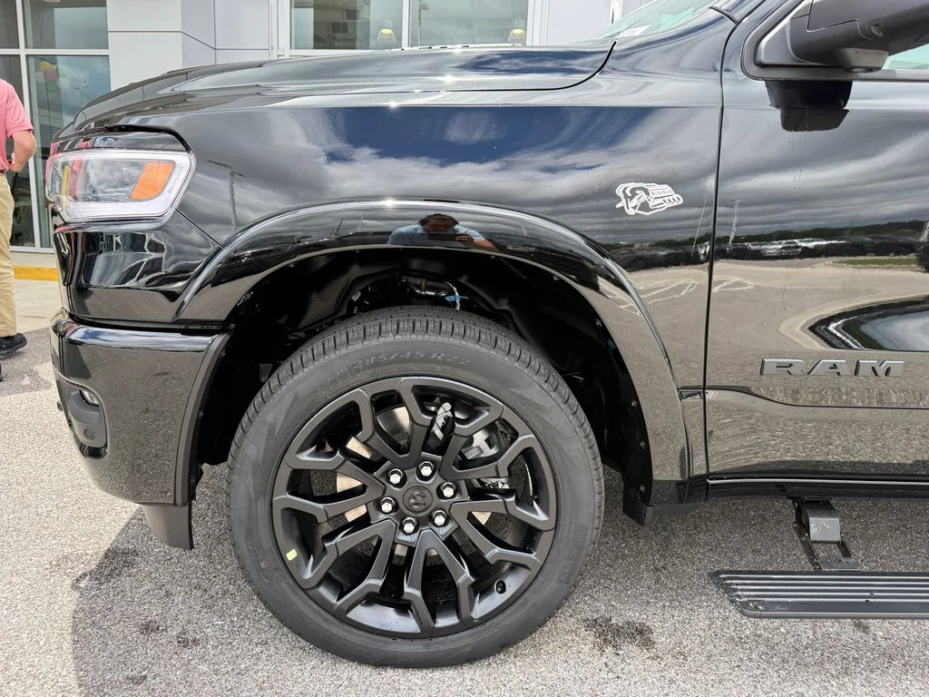 New 2026 Diamond Black Crystal Pearl-Coat Exterior Paint RAM Limited image 23