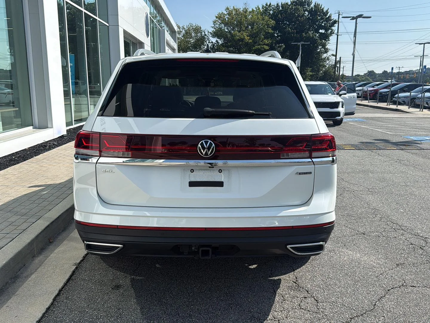 Certified Used 2025  Volkswagen 2.0T SEL image 6