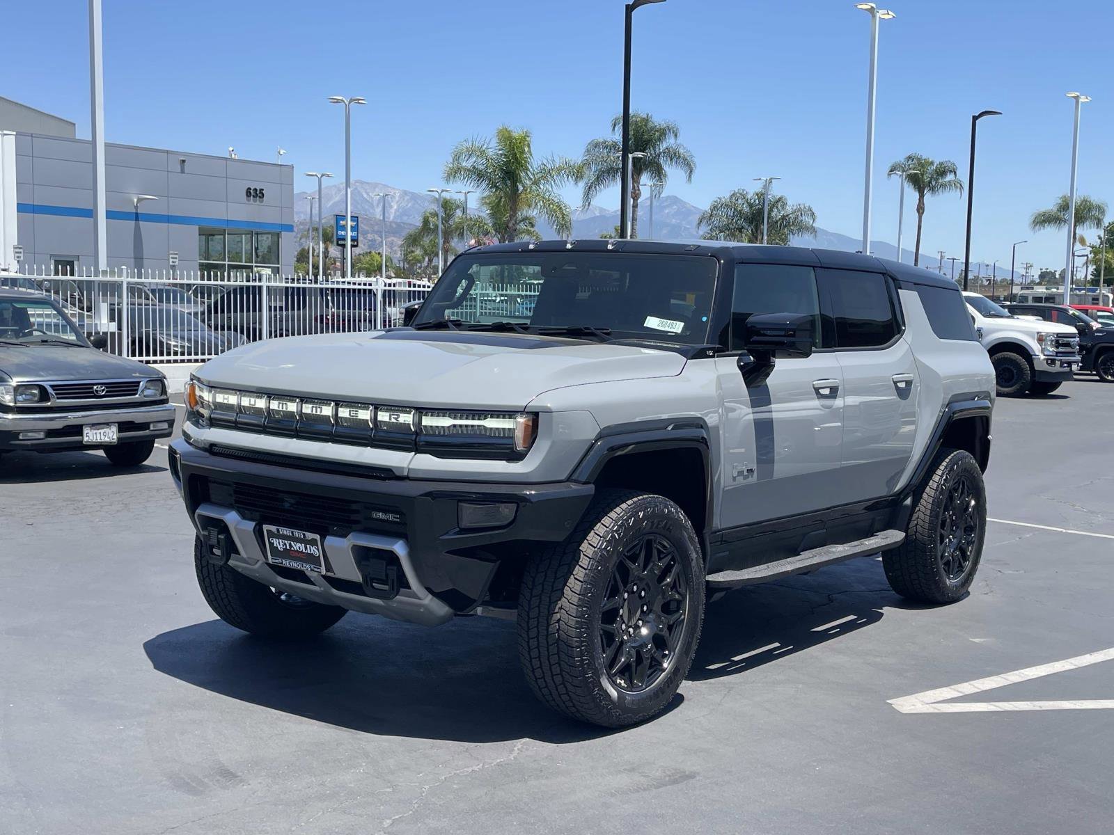 2026 GMC Hummer EV 2X SUV's photo