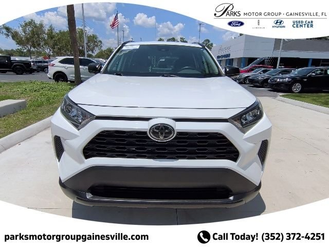 Used 2021 White Toyota LE image 7