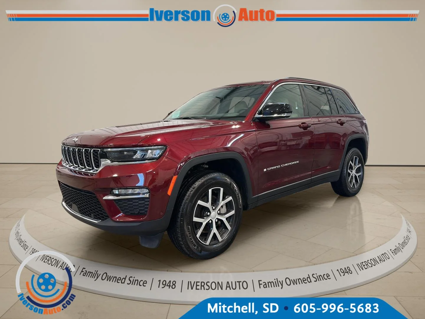 Used 2025 Velvet Red Pearlcoat Jeep Limited image 3