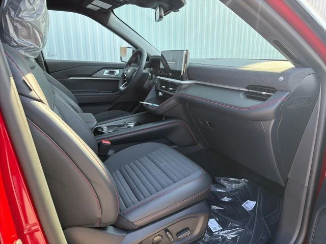 New 2026 Rapid Red Metallic Tinted Clearcoat Ford ST-Line image 23