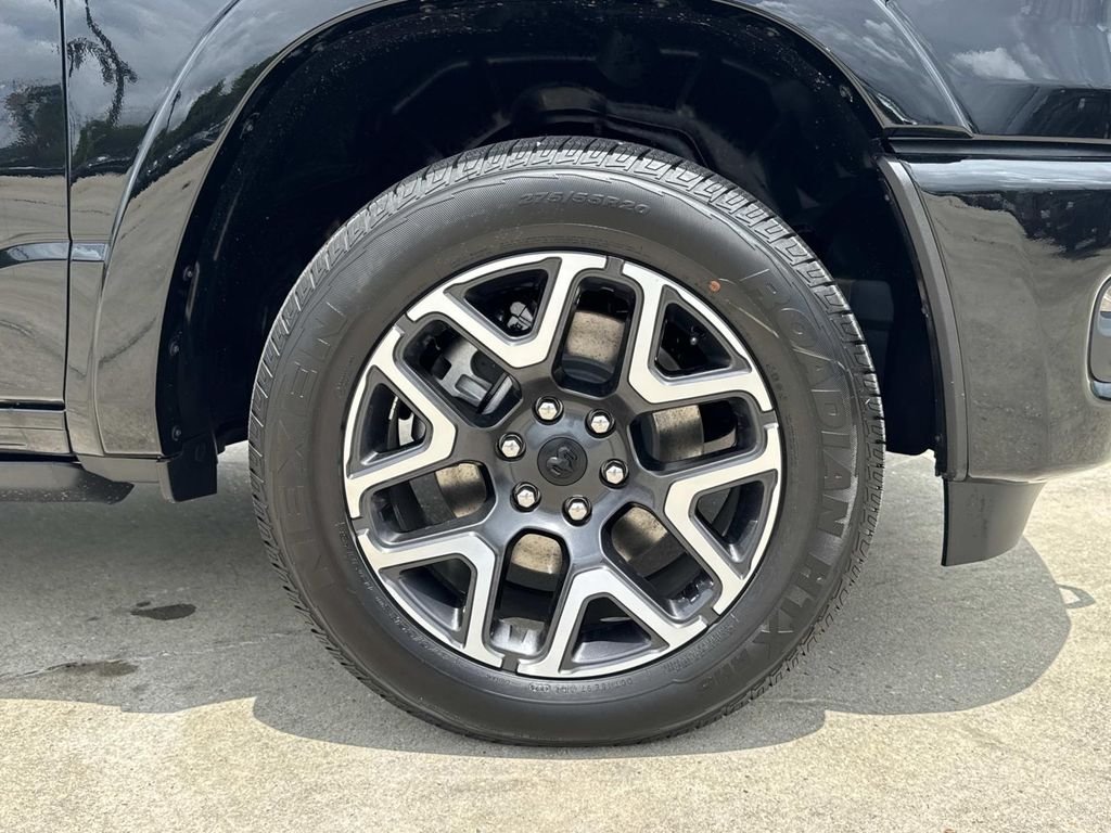 New 2026 Diamond Black Crystal Pearl-Coat Exterior Paint RAM Laramie image 18