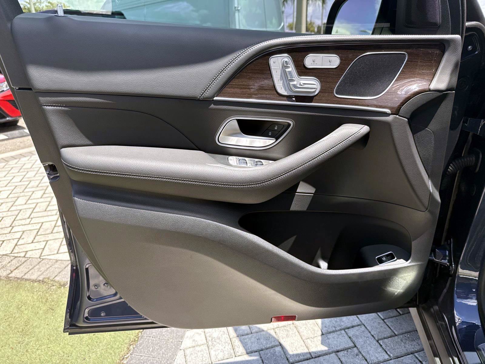 2025 Mercedes-Benz GLE GLE350 - Photo 17