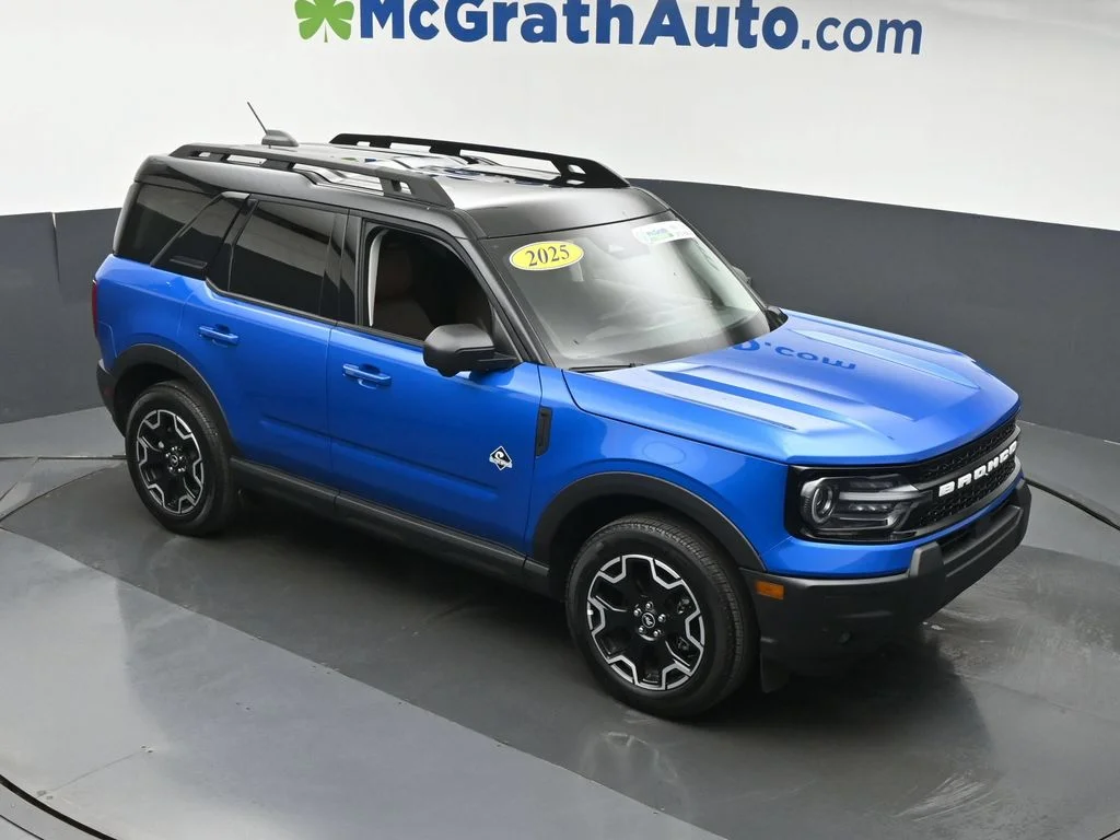 Used 2025 Blue Ford Outer Banks image 3