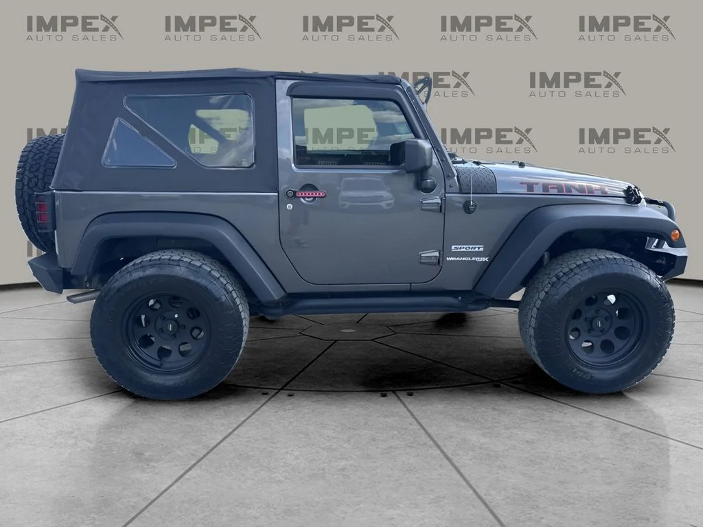 Used 2018 Gray Jeep Sport image 6