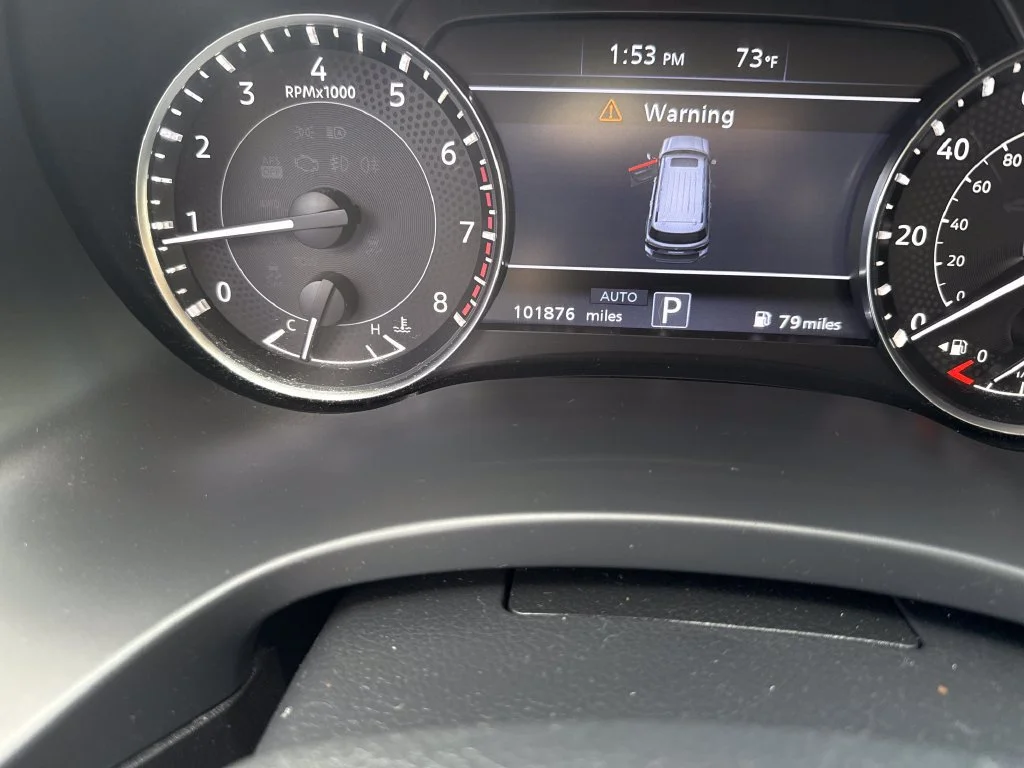Used 2021 Brilliant Silver Metallic Nissan SL image 22