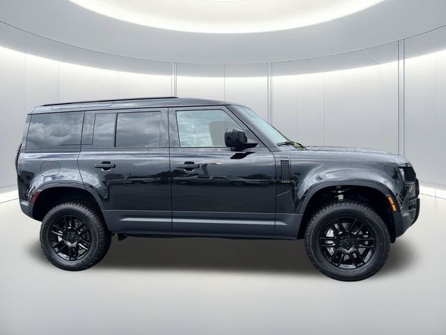 New 2026 Santorini Black Land Rover S image 7