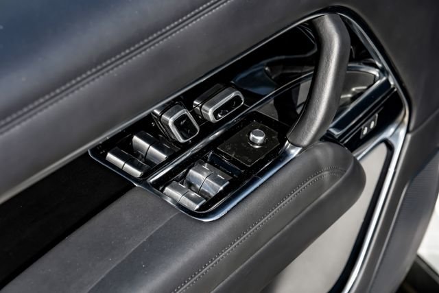 Used 2022 Fuji White Land Rover SE image 57