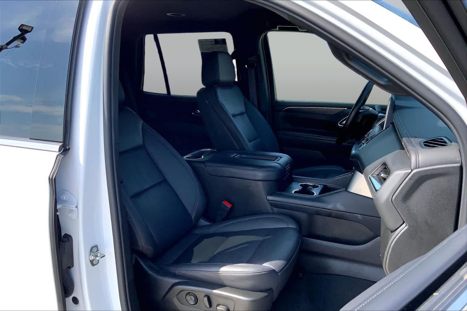 Used 2024 Summit White Chevrolet LT image 9