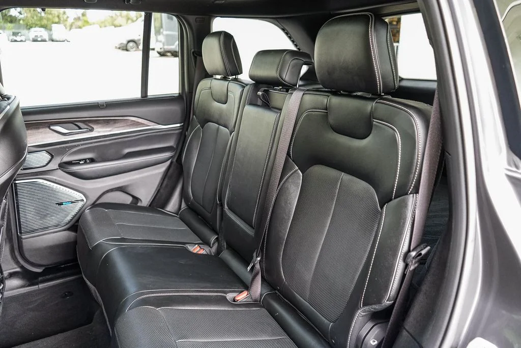 Used 2023 Gray Jeep Overland 4xe image 19
