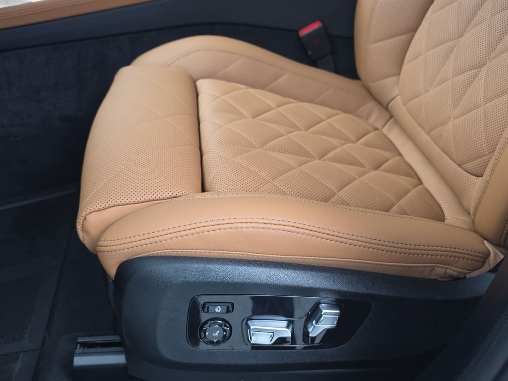 New 2027 Mineral White Metallic BMW xDrive40i image 29
