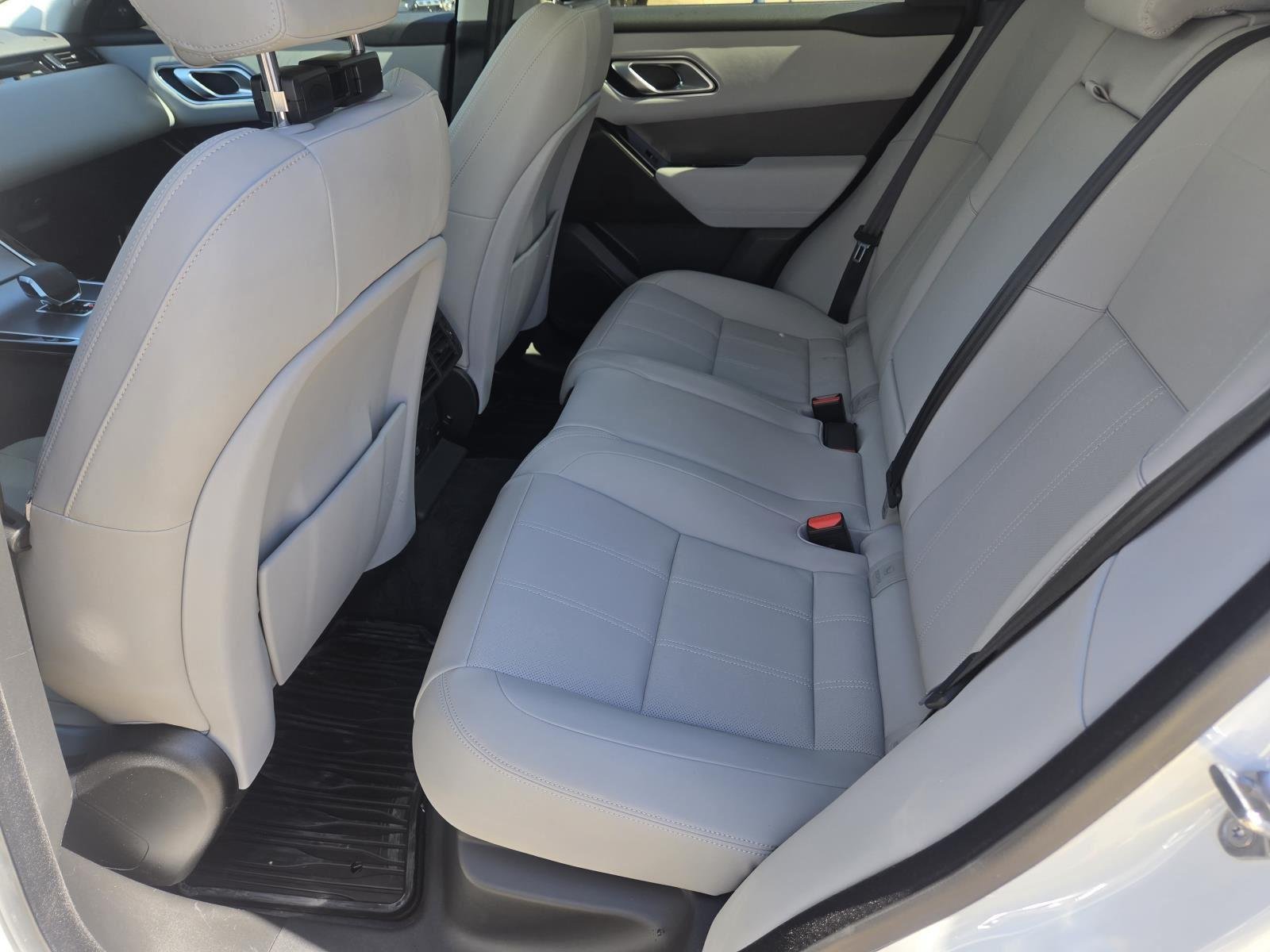 Used 2025 Fuji White Land Rover Dynamic SE image 32