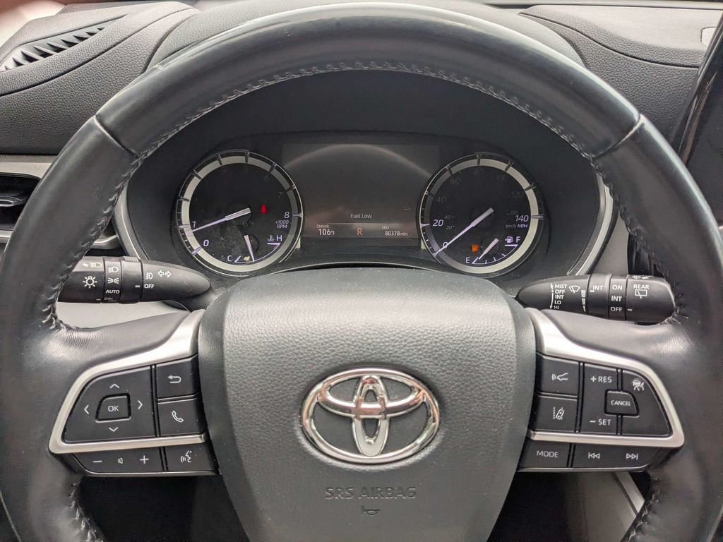 Used 2022 Gray Toyota XLE image 31
