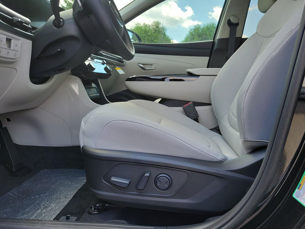 New 2026 Ash Black Hyundai SEL AWD image 16
