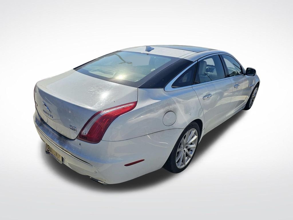 Used 2013 White Jaguar XJL Portfolio image 17