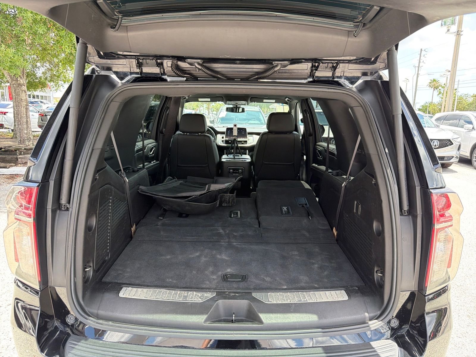 Used 2021 Black Chevrolet Z71 image 38