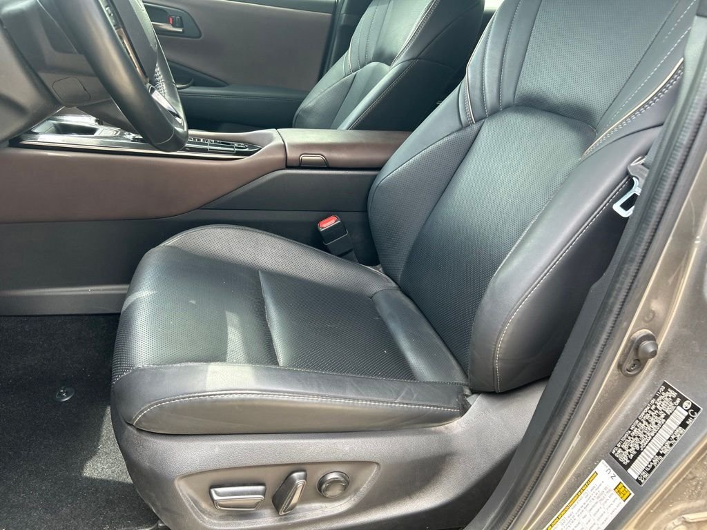 Used 2024  Toyota Limited image 7