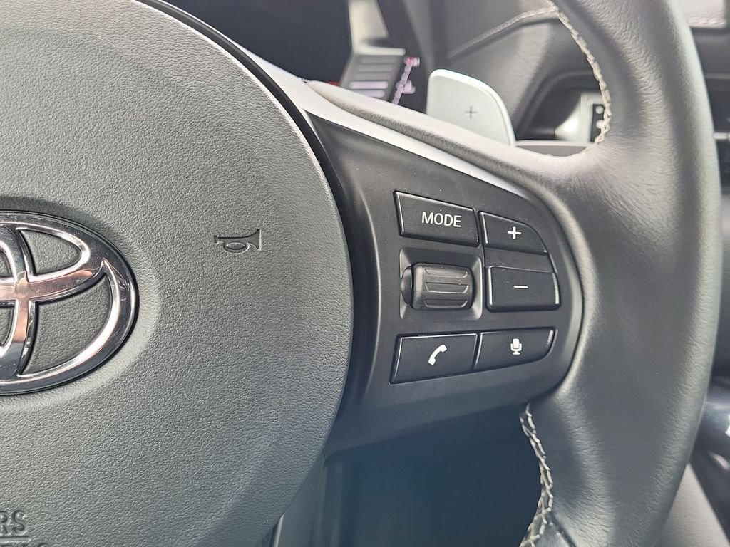 Used 2021 White Toyota 3.0 image 25