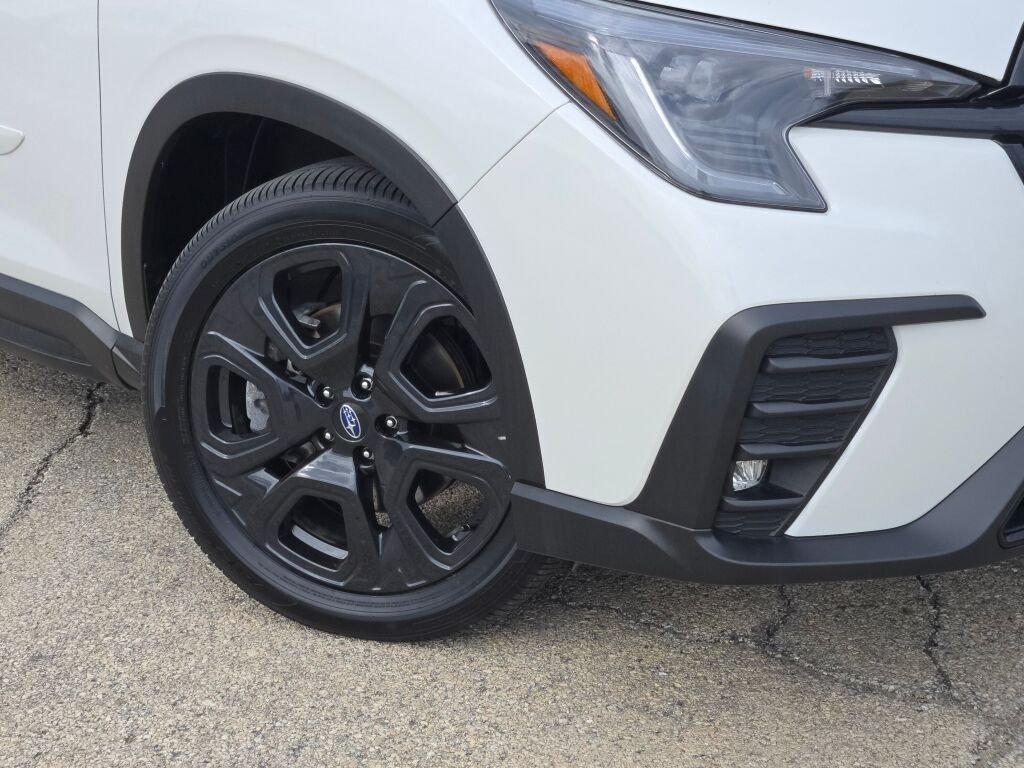 Used 2024 White Subaru Onyx Edition image 3